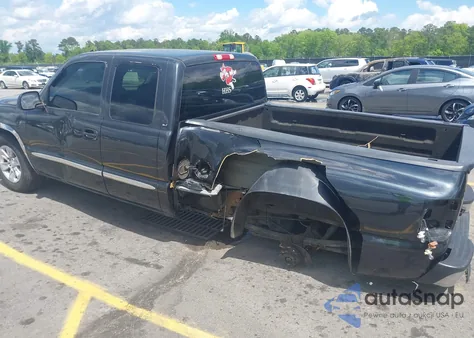 2004 GMC New Sierra C1500 z USA, uszkodzony, nr VIN 1GTEC19T74Z107029